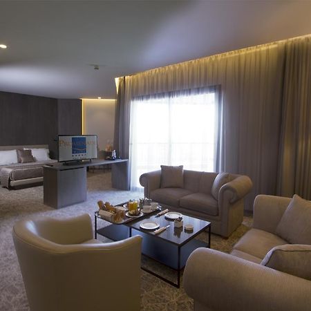 Promenade Hotel Zalqa ภายนอก รูปภาพ