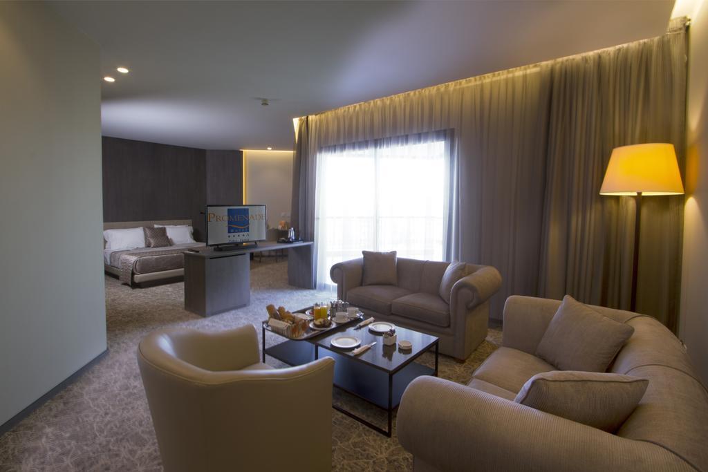 Promenade Hotel Zalqa ภายนอก รูปภาพ