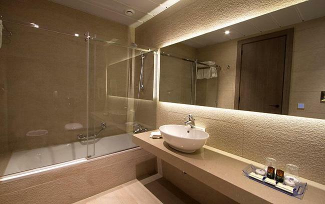 Promenade Hotel Zalqa ภายนอก รูปภาพ